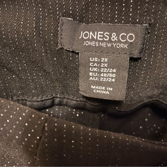Jones New York Black and Silver Slacks Size 2X - Picture 4 of 5